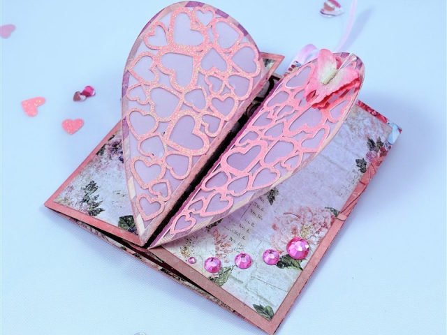 Darina's Crafts Heart-Peek-a-Boo-Card36_byDarinasCrafts-640x480_c  