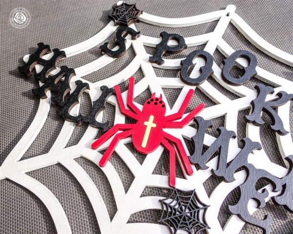 Darina's Crafts Spooky-Halloween-Wreath_DarinasCrafts-36-982x786-640x480  