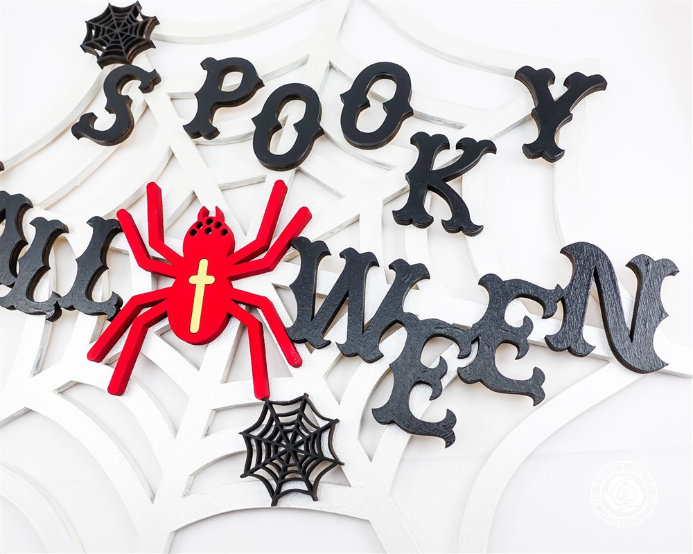 Darina's Crafts Spooky-Halloween-Wreath_DarinasCrafts-49  