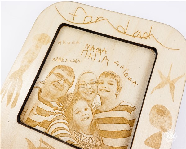 Darina's Crafts Custom-Kids-Drawing-Picture-Frame_DarinasCrafts-4-640x480  