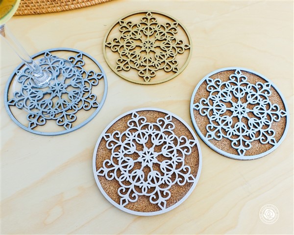 Darina's Crafts Snowflake-coasters-01-Round_DarinasCrafts-182  